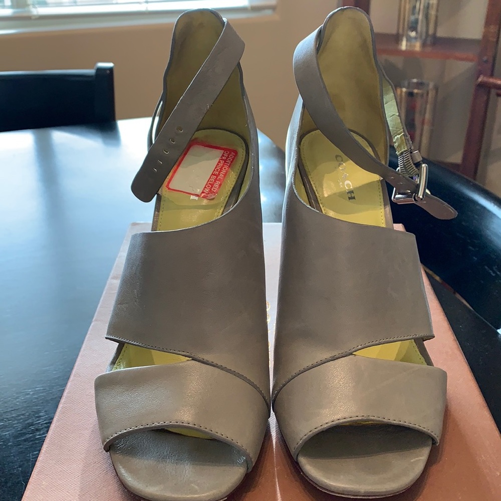 Used COACH Gray Manhattan Soft Vintage Leather Heel